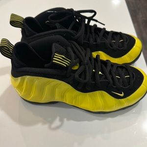 Used nike air foamposite metallic gold